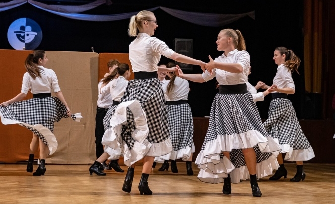 Country bál