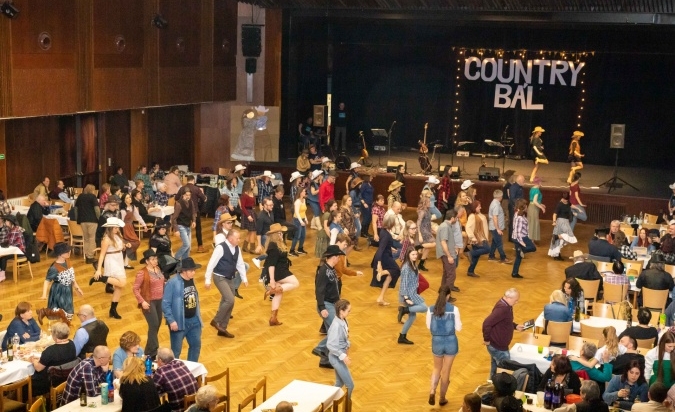 Country bál