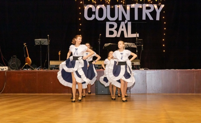 Country bál