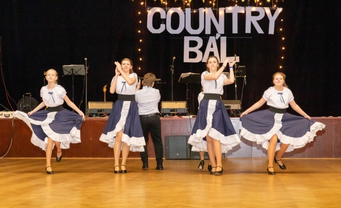 Country bál
