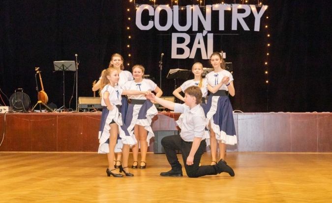 Country bál