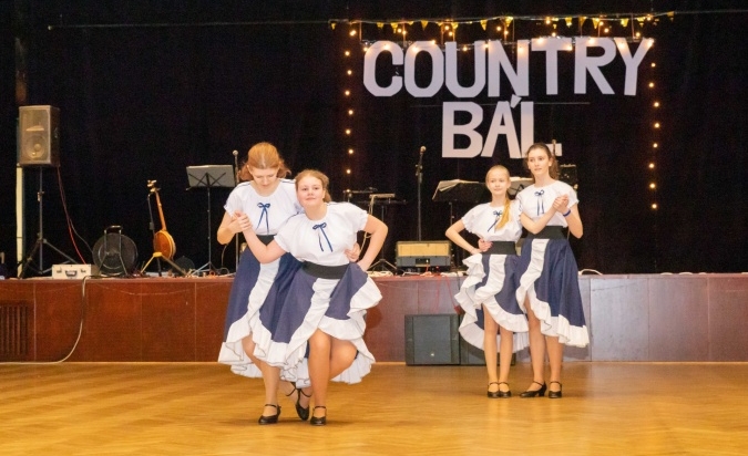 Country bál