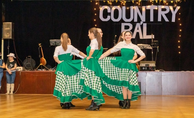 Country bál