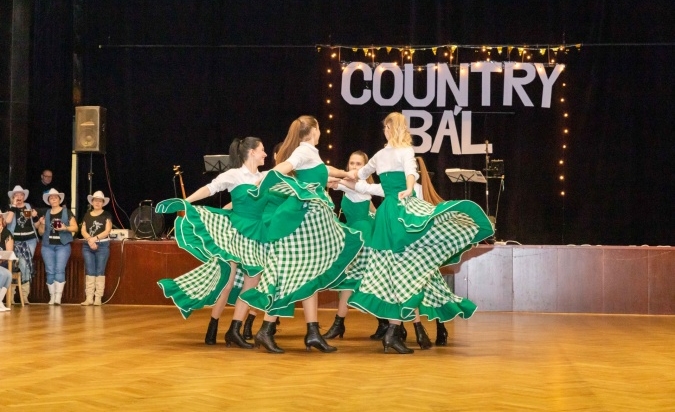 Country bál