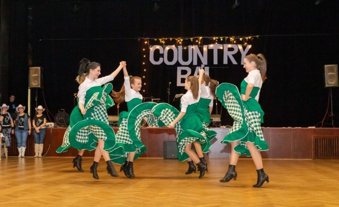 Country bál