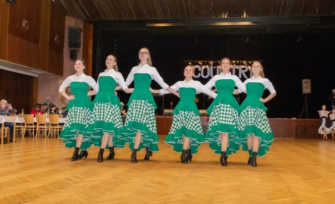 Country bál