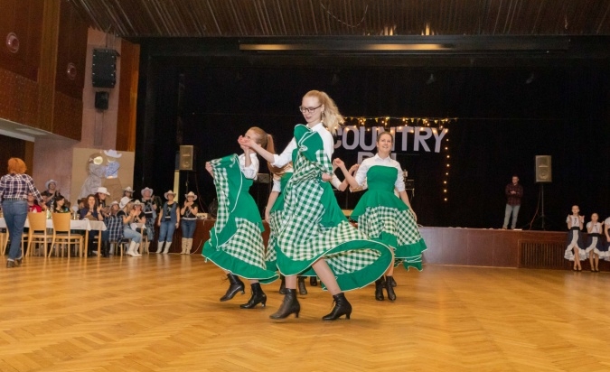 Country bál