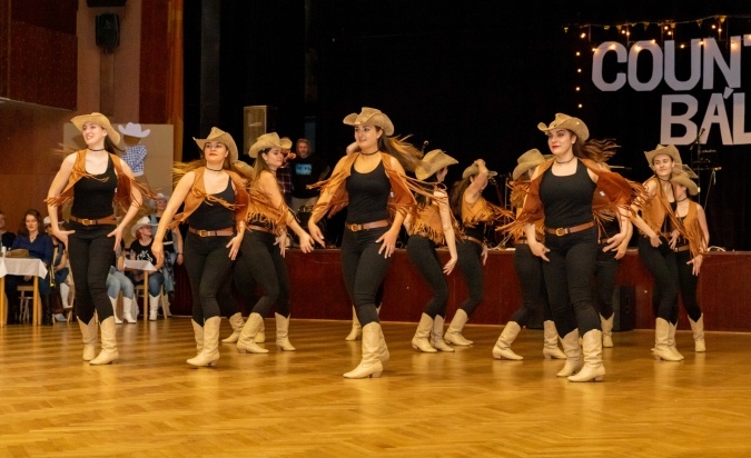 Country bál