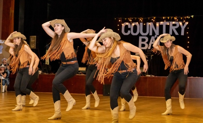 Country bál