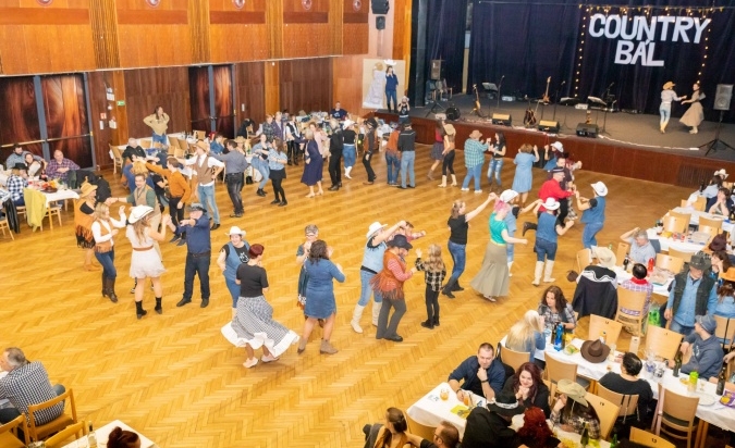 Country bál