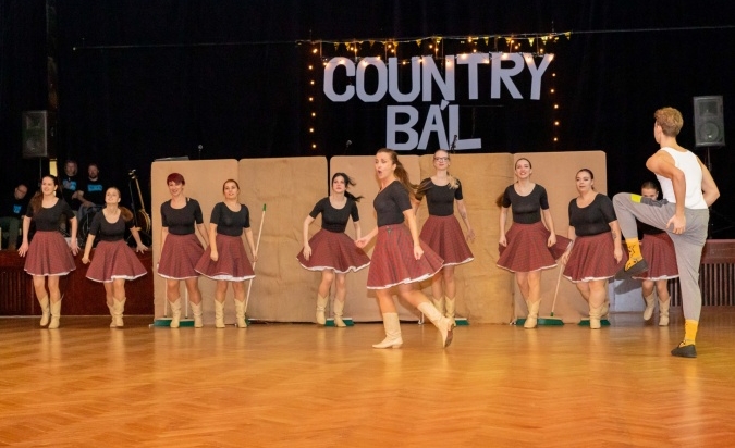 Country bál
