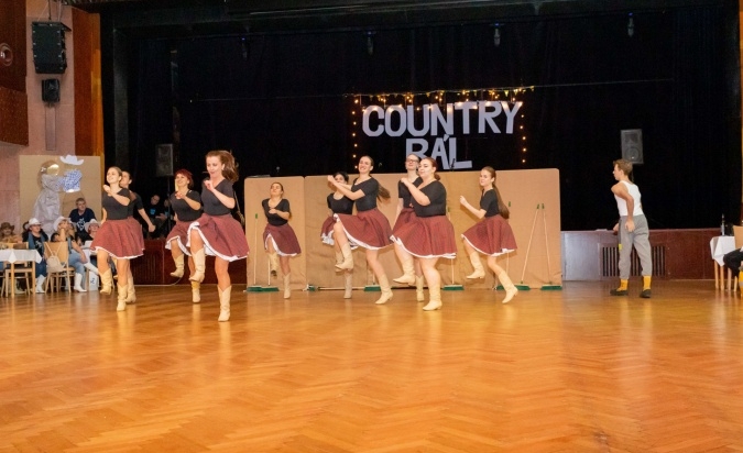 Country bál