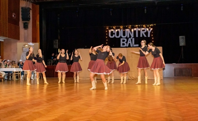 Country bál