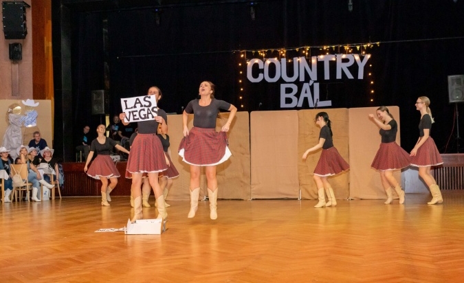 Country bál
