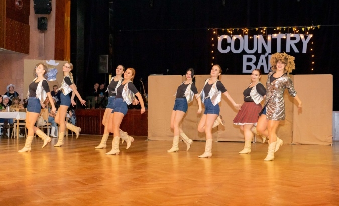 Country bál
