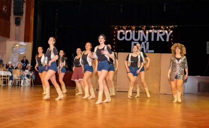 Country bál