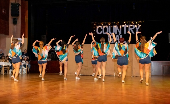 Country bál