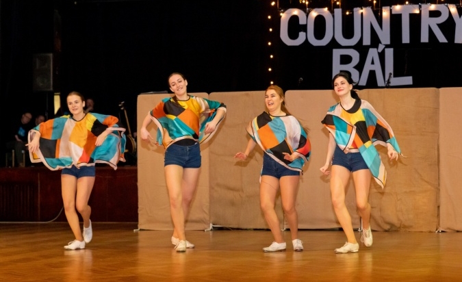Country bál