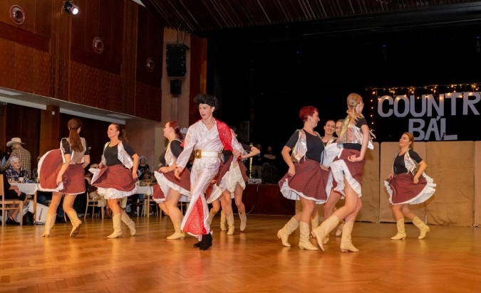 Country bál