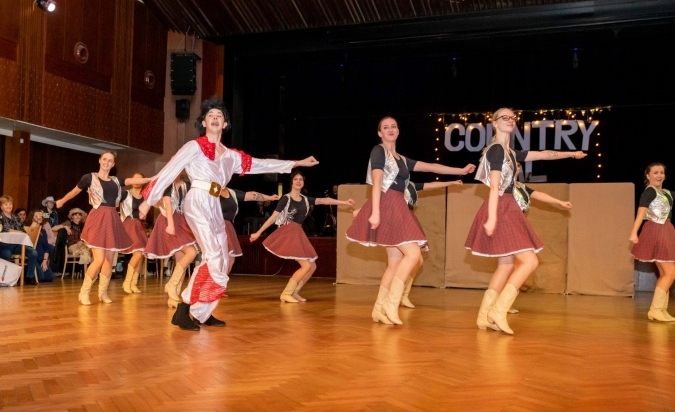 Country bál