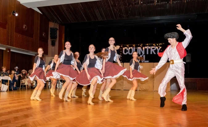 Country bál